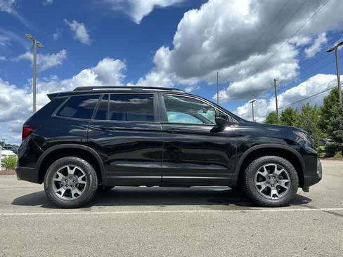 Used 2022 Honda Passport TrailSport image 3