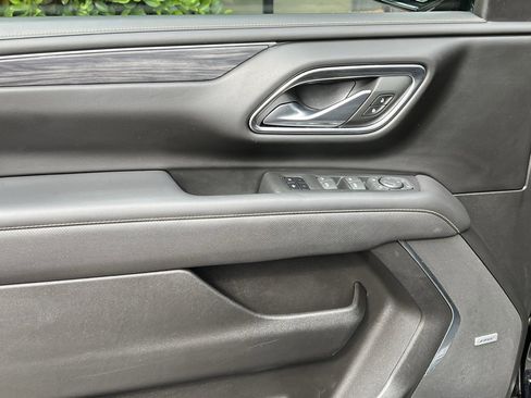 Used 2022 GMC Yukon XL SLT w/ SLT Luxury Package image 26