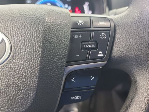 Used 2025 Toyota Camry LE image 30