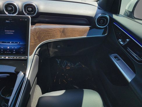 Certified 2025 Mercedes-Benz GLC 300 image 14