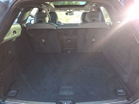 Certified 2022 Volvo XC60 B6 R-Design w/ Advanced Package image 28