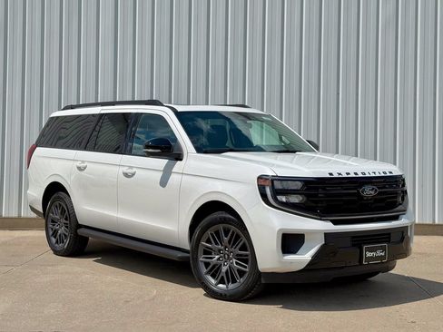New 2026 Ford Expedition Max Platinum w/ Stealth Appearance Package AWD/4WD image 8