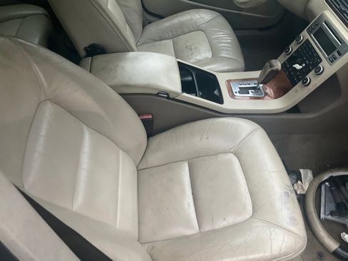 Used 2008 Volvo XC70 3.2 image 25