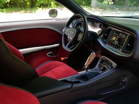 Used 2022 Dodge Challenger R/T Scat Pack RWD image 34
