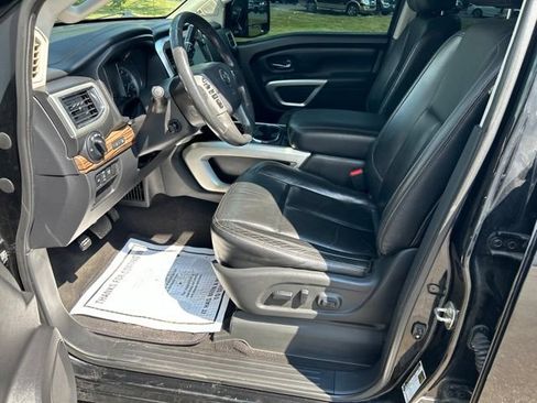 Used 2017 Nissan Titan SL AWD/4WD image 12