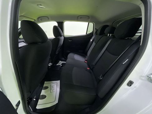 Used 2025 Nissan Leaf S image 26