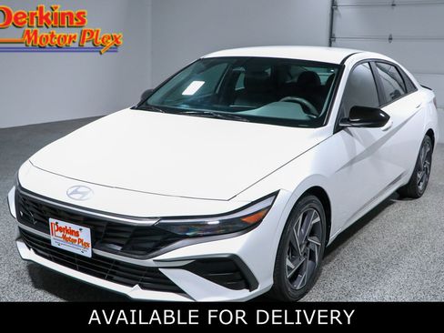 Used 2025 Hyundai Elantra Sport FWD image 1