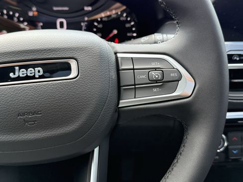 New 2025 Jeep Compass Latitude w/ Sun & Sound Group image 22