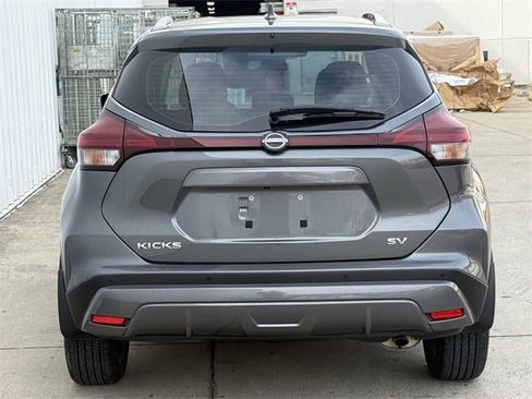 Used 2023 Nissan Kicks SV image 5