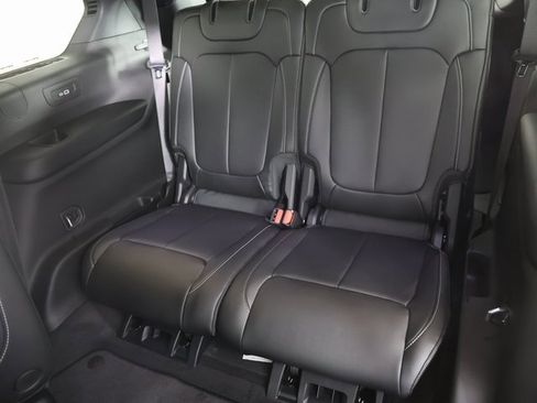 Used 2025 Jeep Grand Cherokee L Limited w/ Black Appearance Package image 11