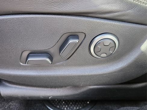 Used 2023 Genesis GV70 2.5T w/ Select Package image 10