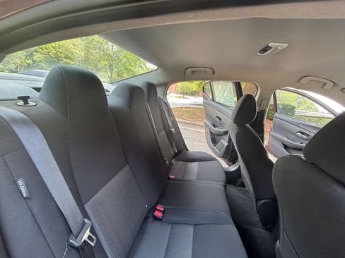 Used 2025 Nissan Sentra SV FWD image 34
