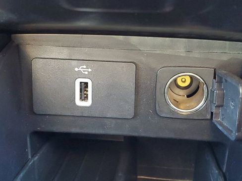 Used 2019 Ford Explorer XLT w/ Equipment Group 202A AWD/4WD image 32