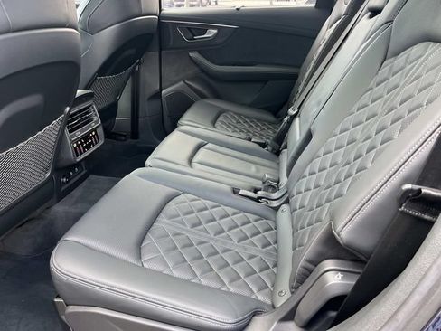 Used 2023 Audi SQ7 Prestige AWD/4WD image 21