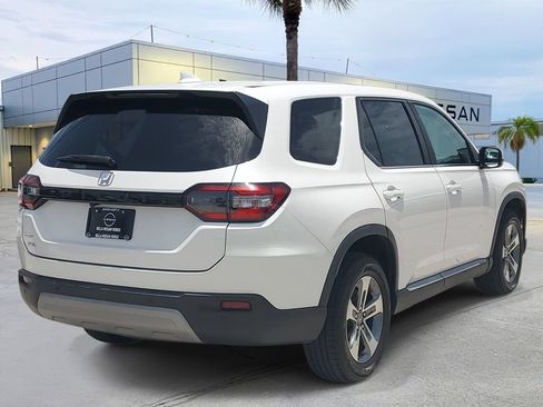 Used 2023 Honda Pilot EX-L image 6
