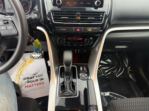 Used 2022 Mitsubishi Eclipse Cross LE image 24