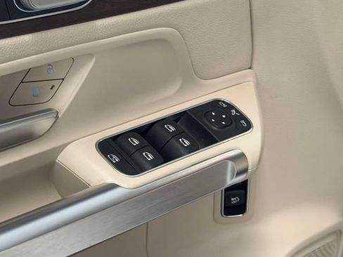 Used 2022 Mercedes-Benz GLB 250 4MATIC image 15