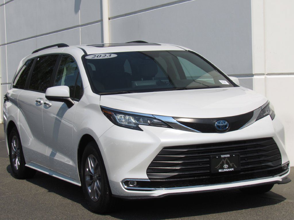Certified 2023 Toyota Sienna XLE w/ XLE Plus Package AWD/4WD image 2
