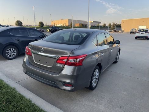 Used 2016 Nissan Sentra SV w/ Style Package image 5