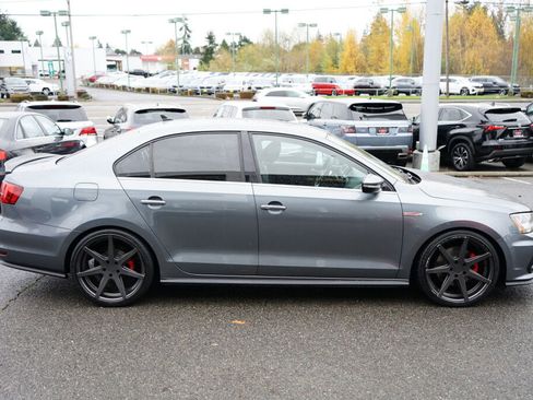 Used 2017 Volkswagen Jetta GLI image 6