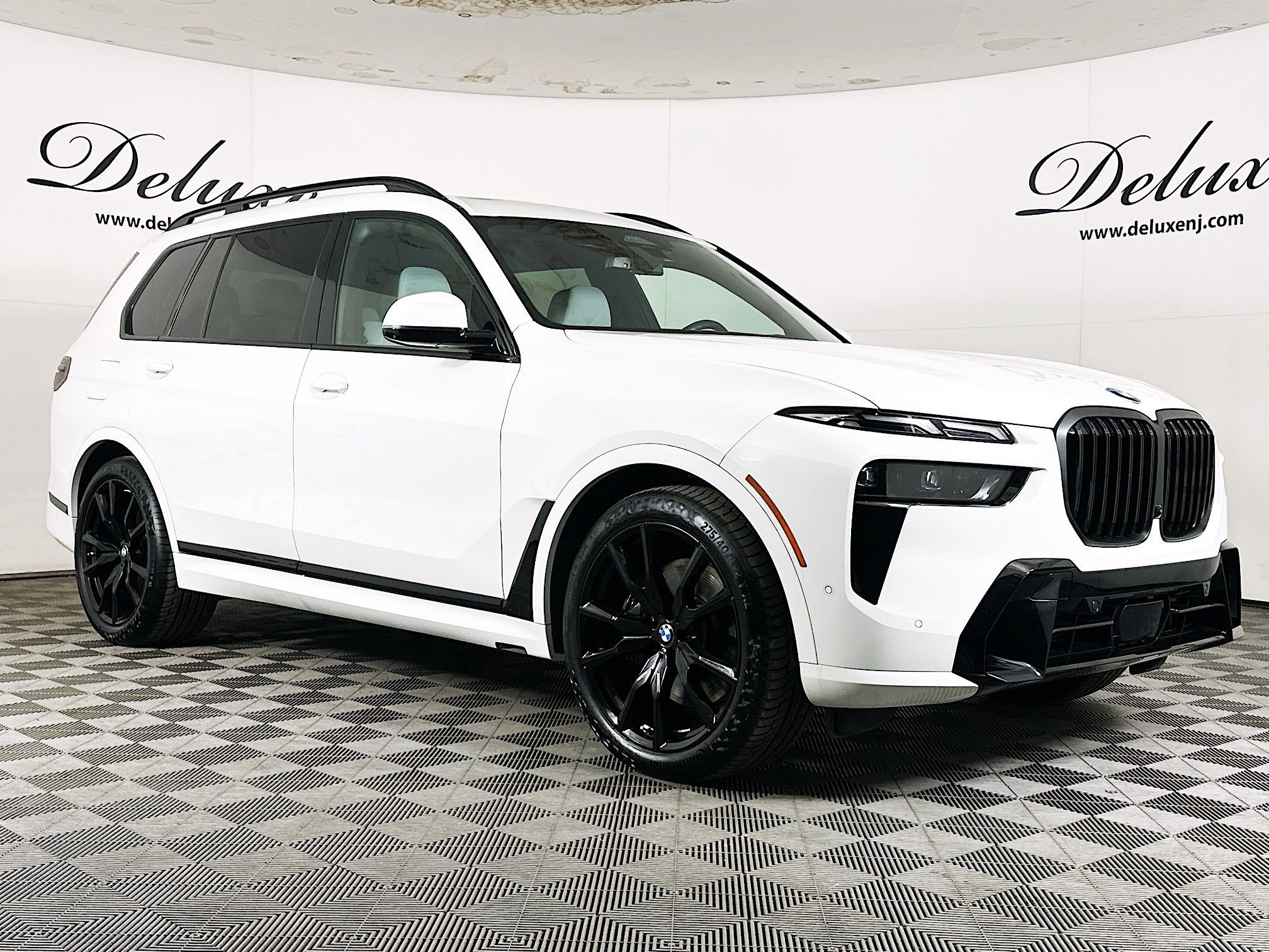 Used 2024 BMW X7 xDrive40i w/ Executive Package AWD/4WD image 1