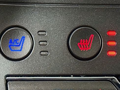 Used 2018 Ford Edge Titanium w/ Equipment Group 302A image 24