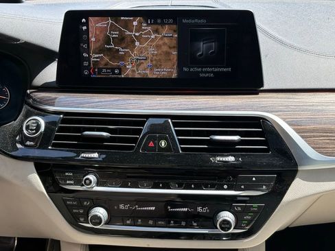 Used 2018 BMW 640i Gran Turismo xDrive image 14