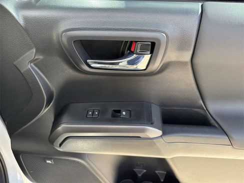 Used 2023 Toyota Tacoma TRD Off-Road image 44