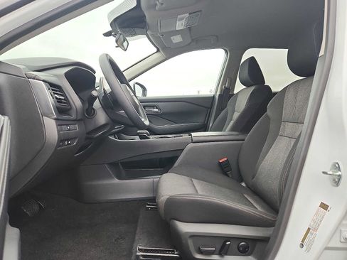 Used 2024 Nissan Rogue SV image 13