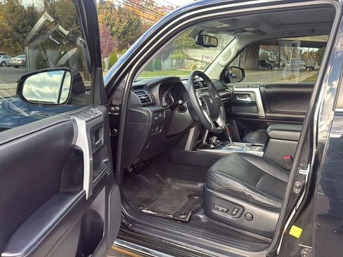 Used 2017 Toyota 4Runner Limited image 22