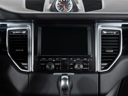 Used 2016 Porsche Macan S image 37