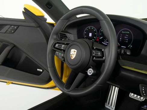 Certified 2026 Porsche 911 Carrera 4 GTS AWD/4WD image 43