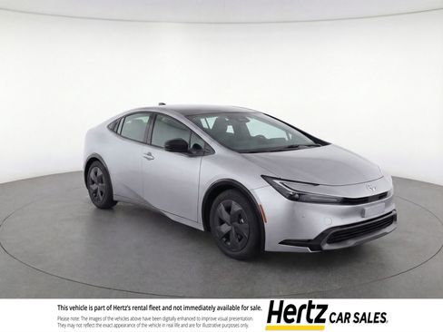 Used 2025 Toyota Prius LE FWD image 1