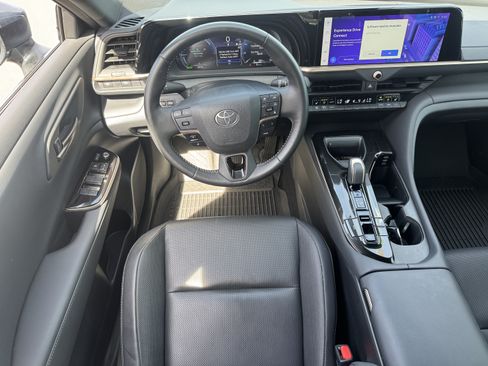 Used 2025 Toyota Crown AWD/4WD image 21