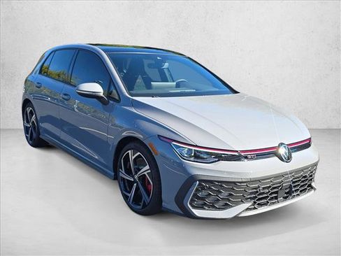 New 2025 Volkswagen Golf SE image 10