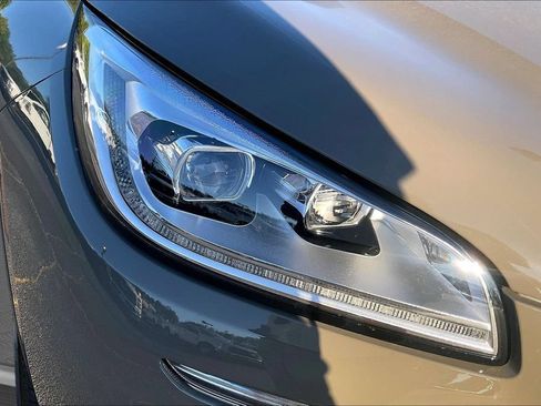 Used 2025 Lincoln Corsair Reserve FWD image 32