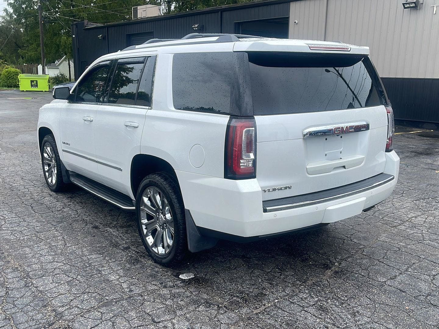 Used 2017 GMC Yukon Denali AWD/4WD image 5
