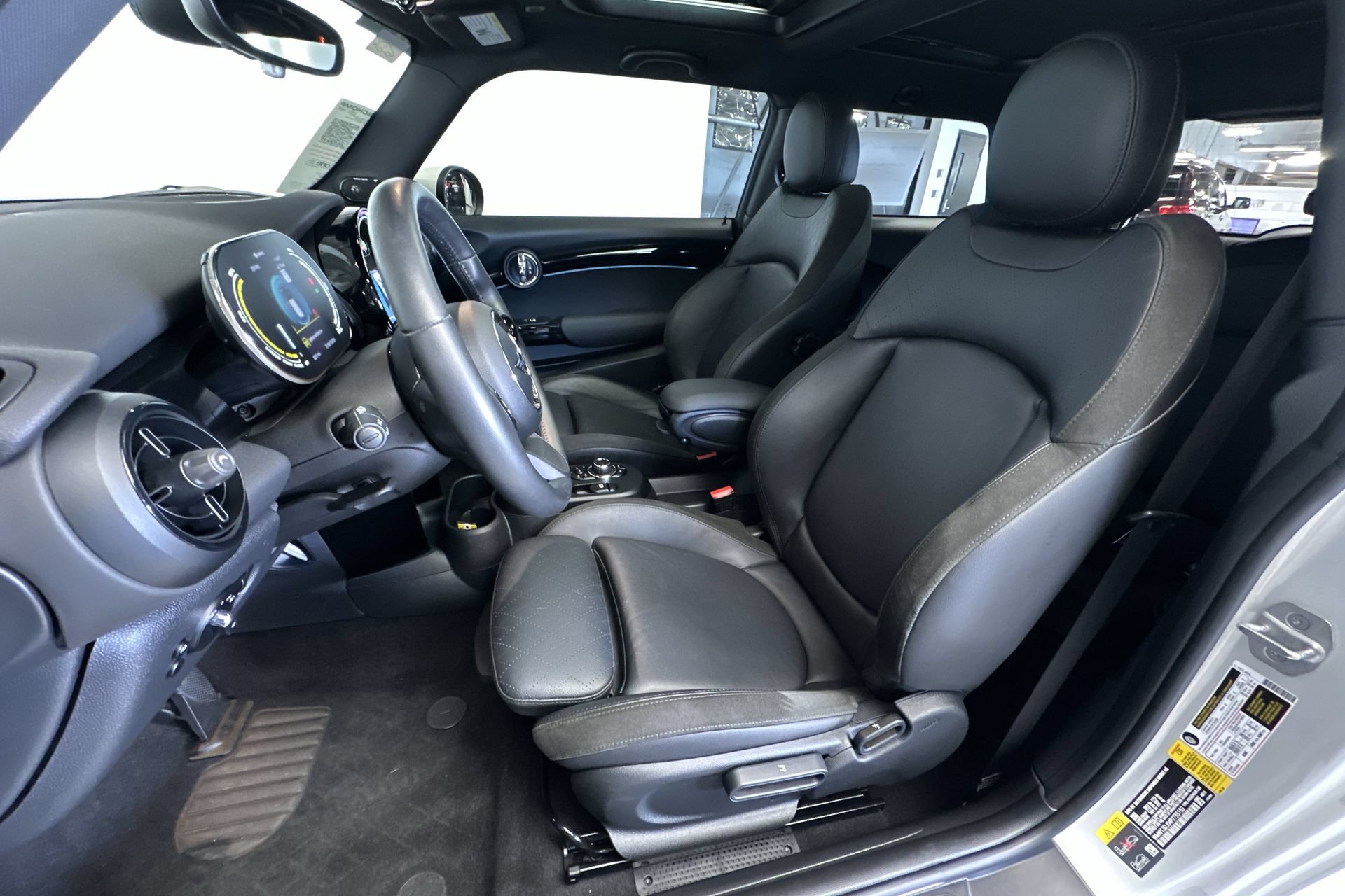 Used 2023 MINI Cooper SE FWD image 13