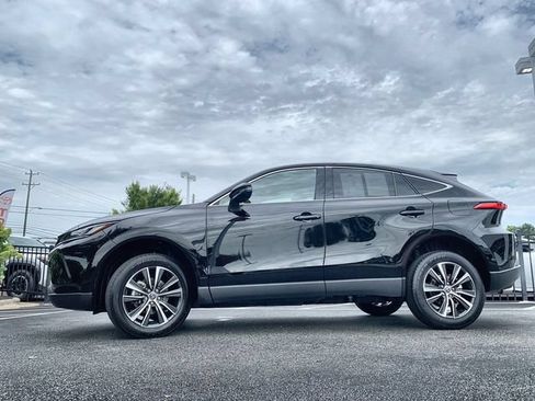 Used 2023 Toyota Venza LE AWD/4WD image 5