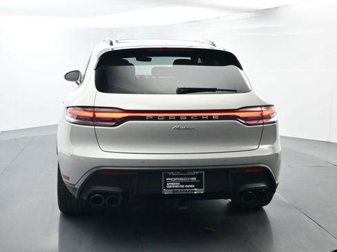 Certified 2025 Porsche Macan image 13