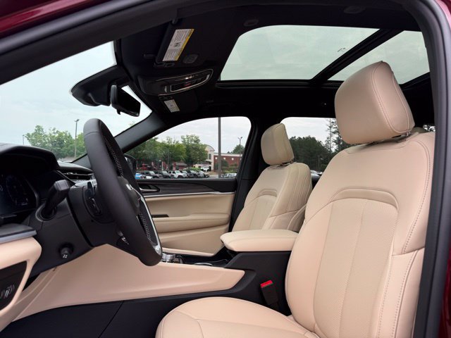 New 2026 Jeep Grand Cherokee L Limited w/ Luxury Tech Group II AWD/4WD image 26