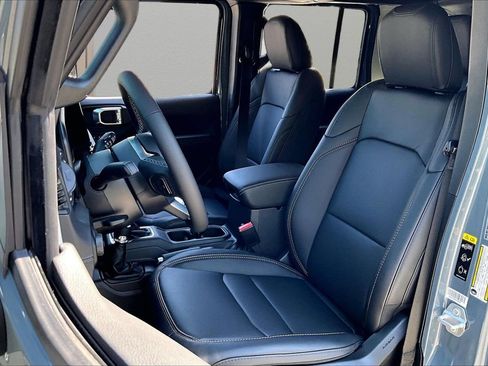 New 2026 Jeep Wrangler Unlimited Sahara AWD/4WD image 18