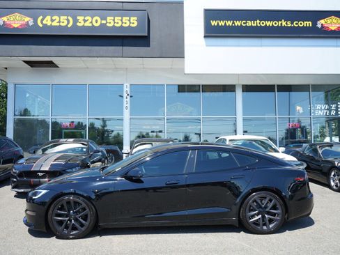 Used 2022 Tesla Model S Plaid AWD/4WD image 2