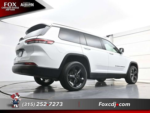 Used 2023 Jeep Grand Cherokee L Altitude AWD/4WD image 25