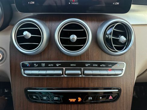 Used 2022 Mercedes-Benz GLC 300 4MATIC w/ Premium Package Lite image 43