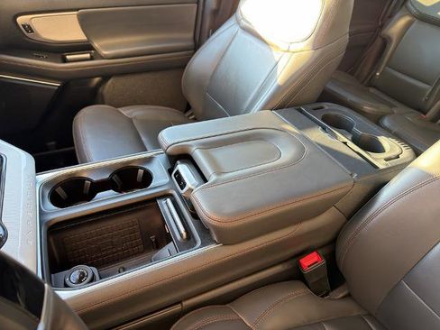 Certified 2025 Ford Expedition Active image 37