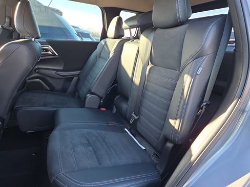 Used 2023 Mitsubishi Outlander Ralliart AWD/4WD image 14