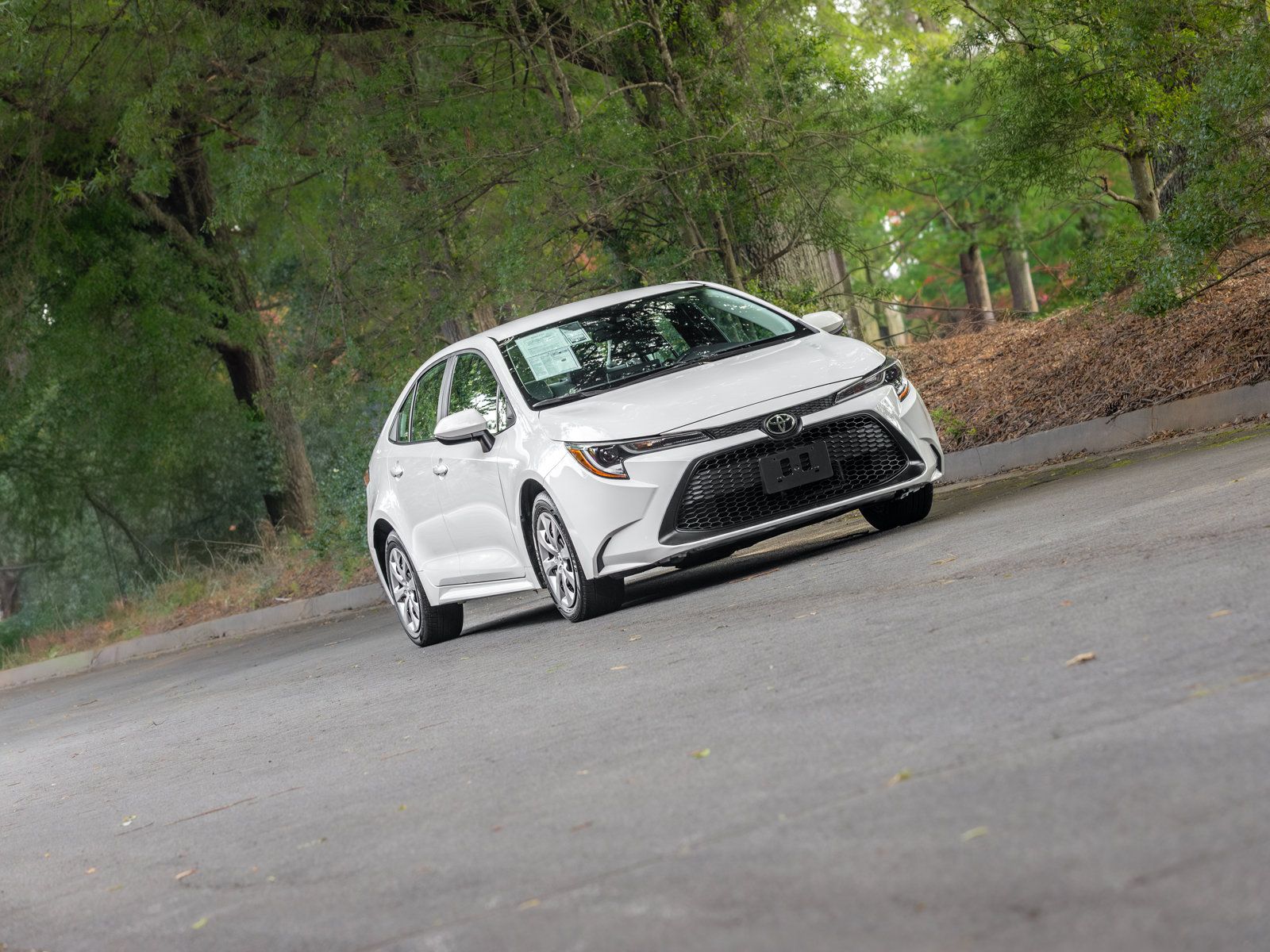 Used 2021 Toyota Corolla LE FWD image 45