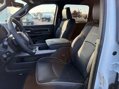 New 2026 RAM 2500 Laramie AWD/4WD image 11