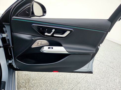 Used 2025 Mercedes-Benz E 450 4MATIC Sedan image 26